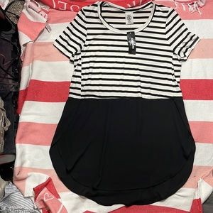 Agnes & Dora tulip top tags still attached